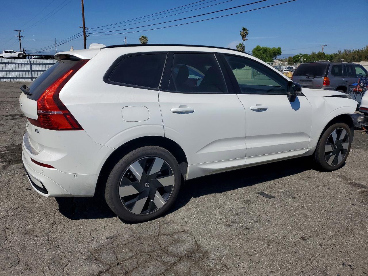 2025 Volvo Xc60 Plus - Фото 3