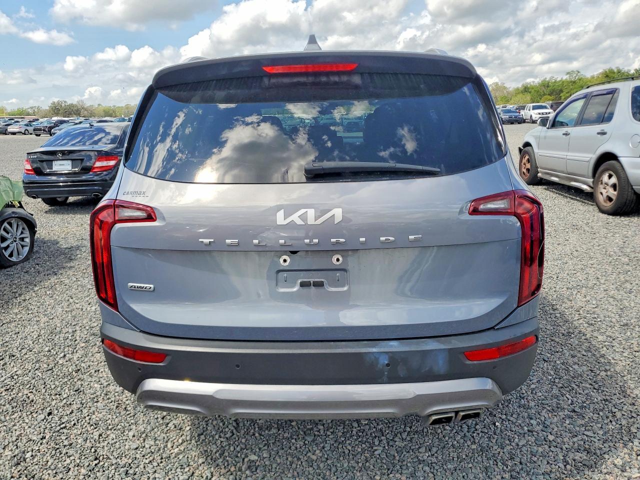 2022 Kia Telluride S - Image 6