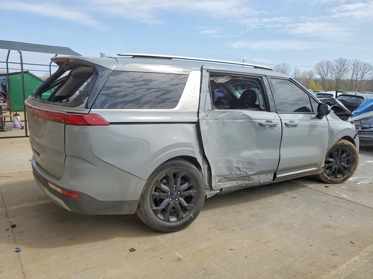 2024 Kia Carnival Sx Prestige - Image 3