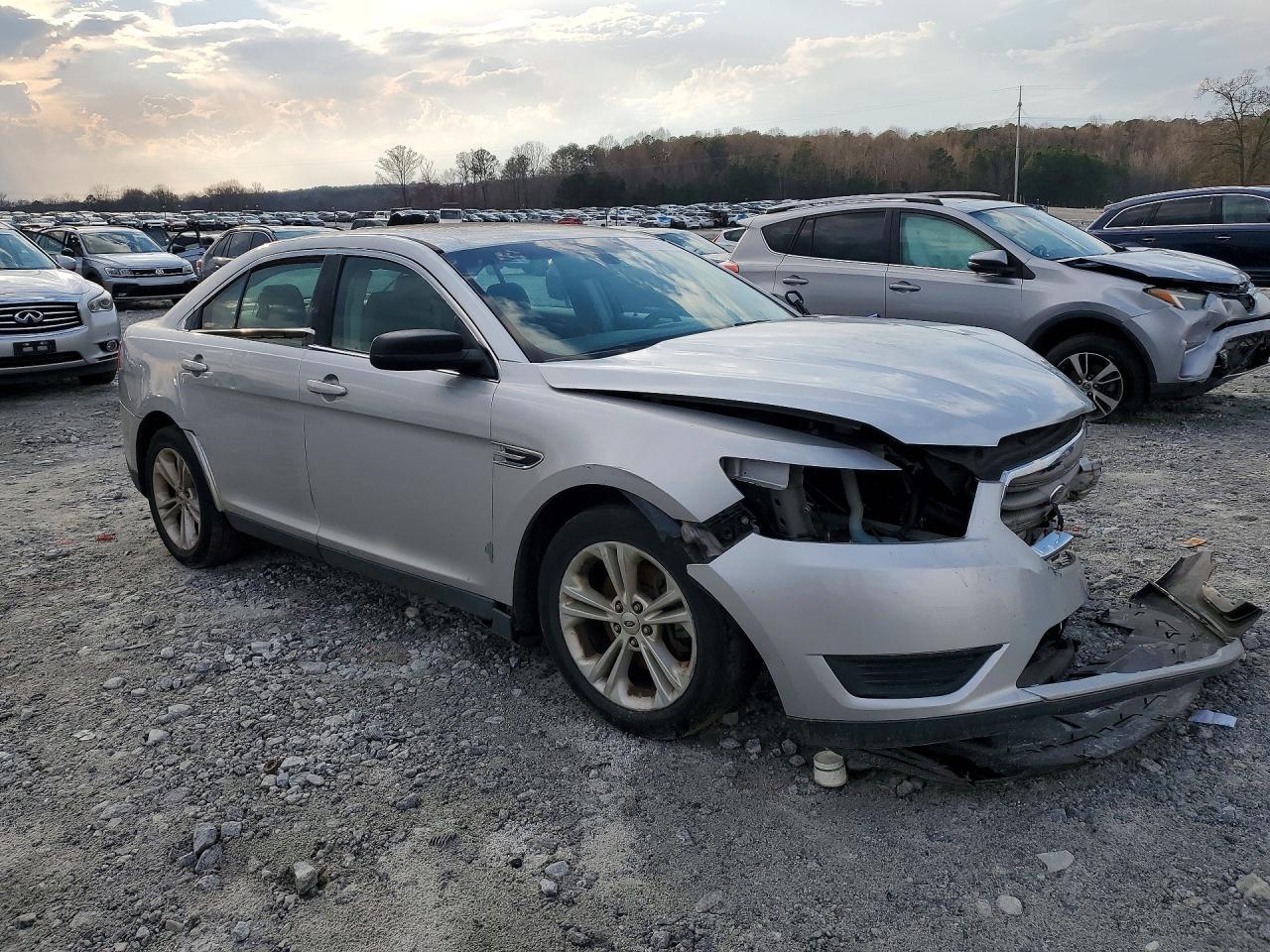 2015 Ford Taurus Se - Image 4