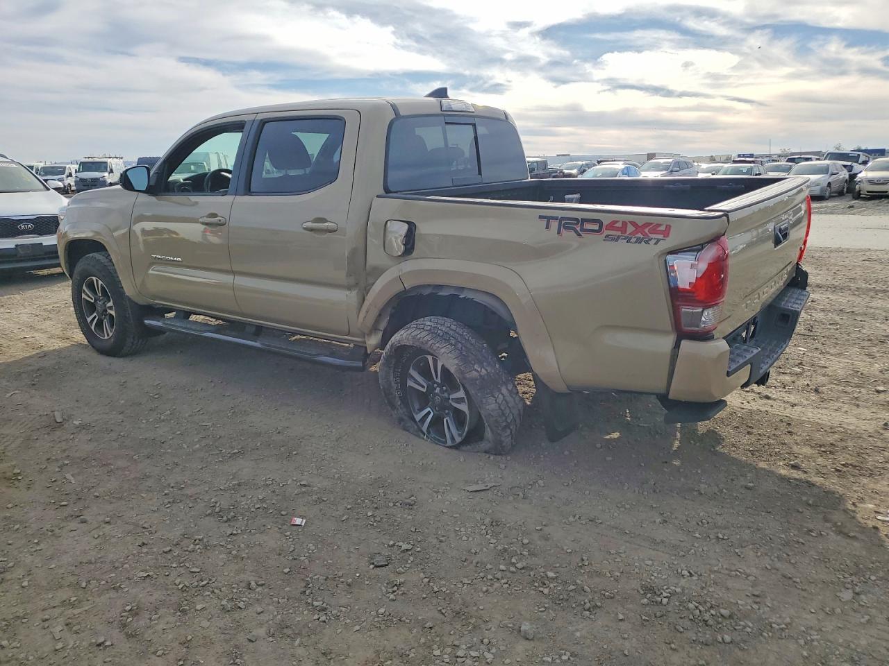2017 Toyota Tacoma Trd Sport - Фото 2