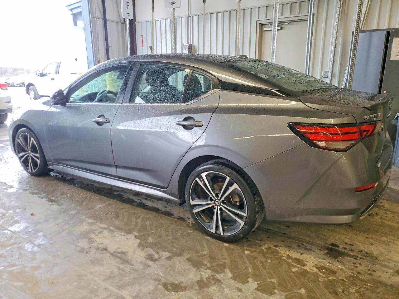 2020 Nissan Sentra Sr - Image 2
