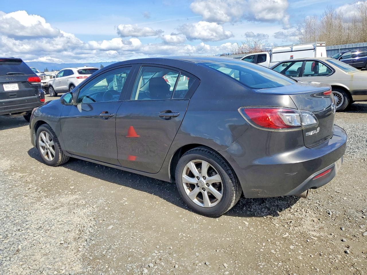 2011 Mazda 3 I - Image 2