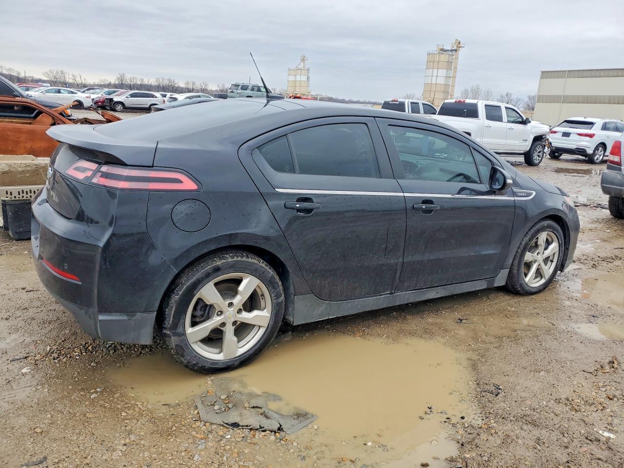 2014 Chevrolet Volt - Image 3
