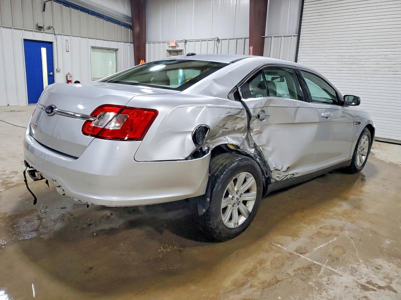 2010 Ford Taurus Se - Фото 3