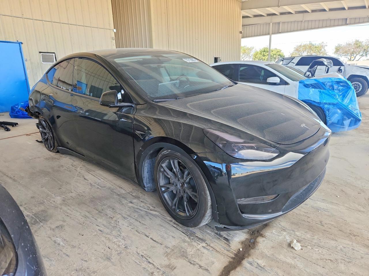 2024 Tesla Model Y - Фото 4