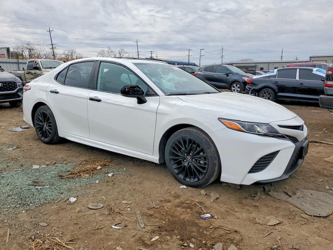 2020 Toyota Camry Se Nightshade - Фото 4
