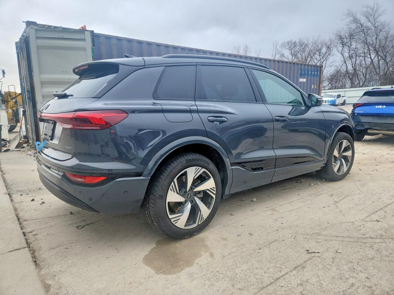 2025 Audi Q6 E-Tron Premium - Фото 3