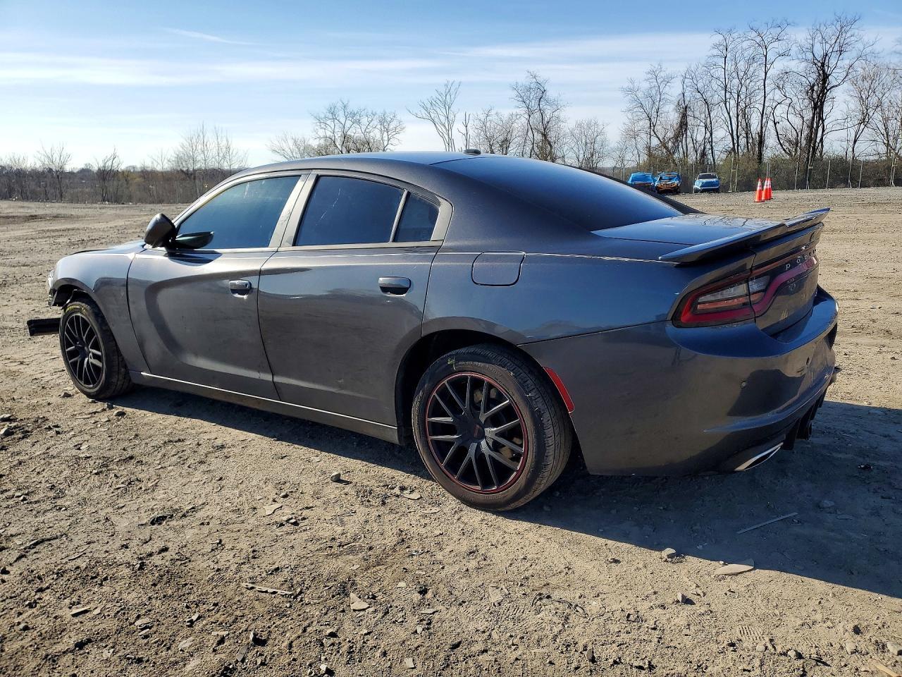 2019 Dodge Charger Sxt - Image 2