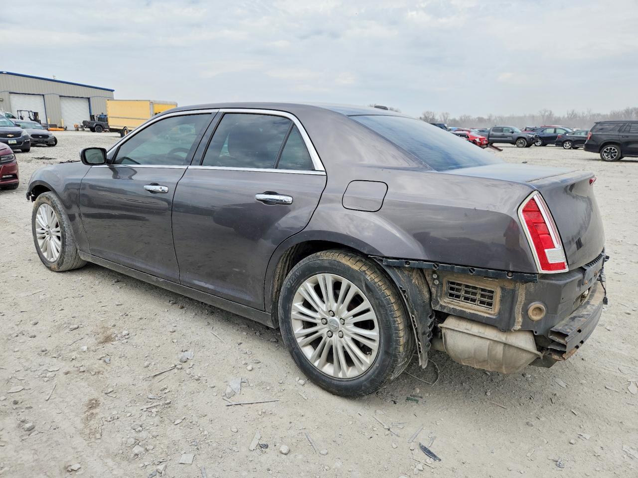 2014 Chrysler 300C - Image 2