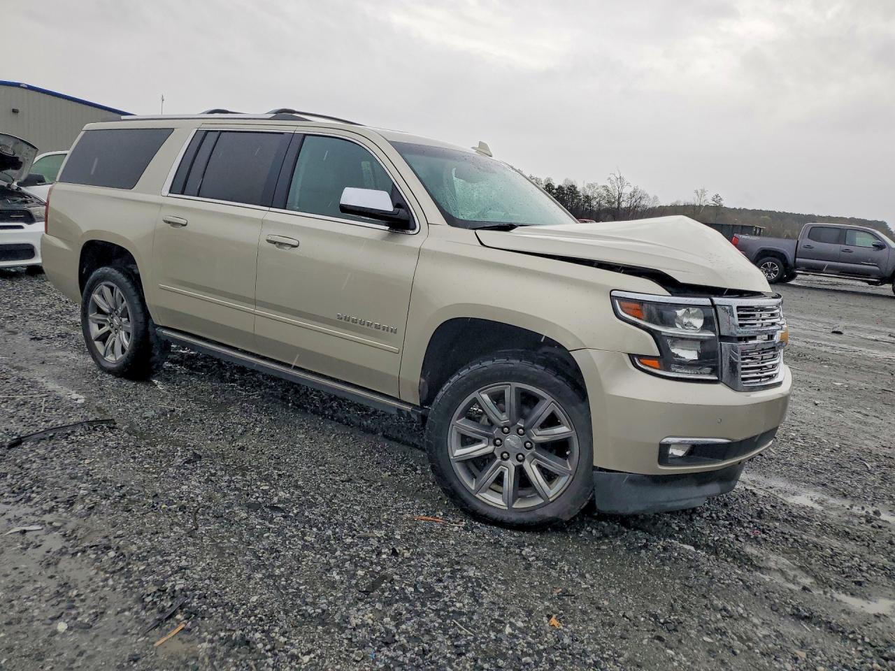 2017 Chevrolet Suburban K1500 Premier - Image 4