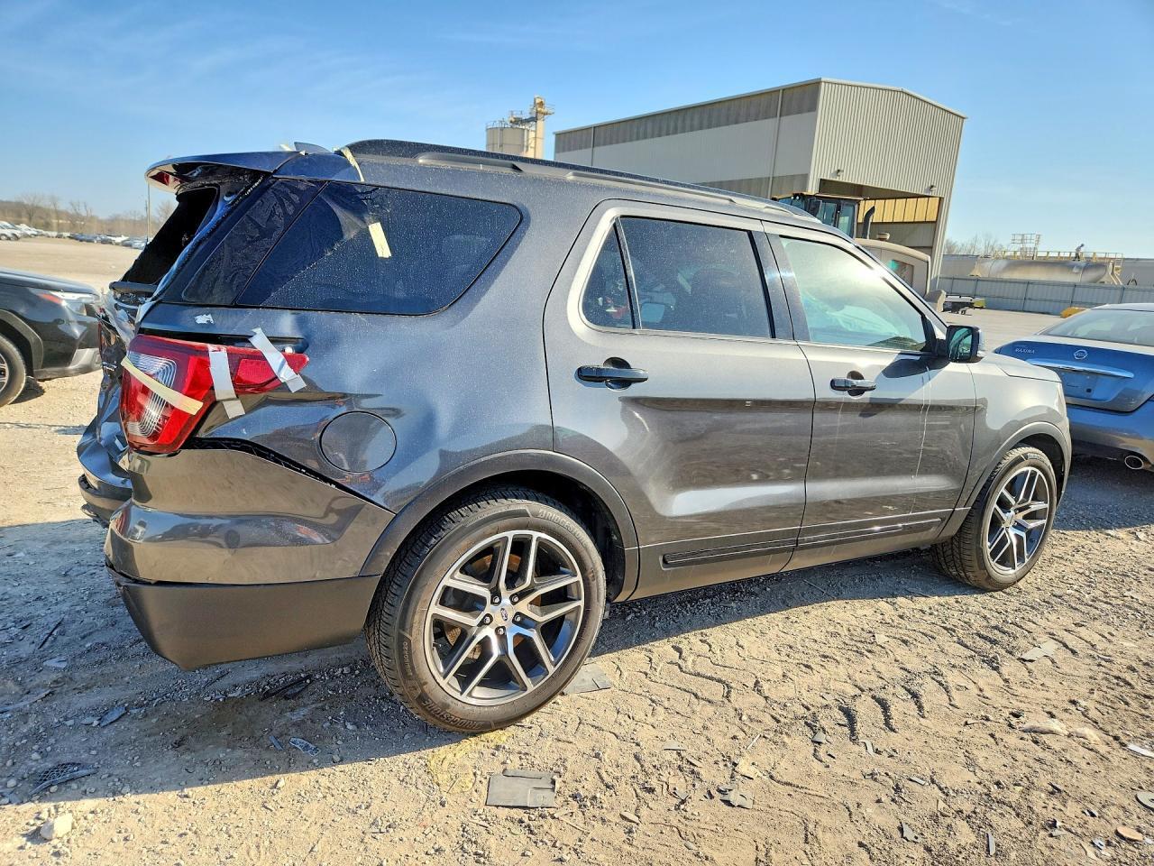 2016 Ford Explorer - Image 3