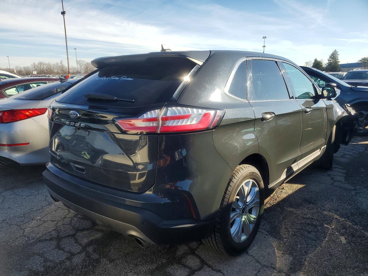 2021 Ford Edge Titanium - Фото 3