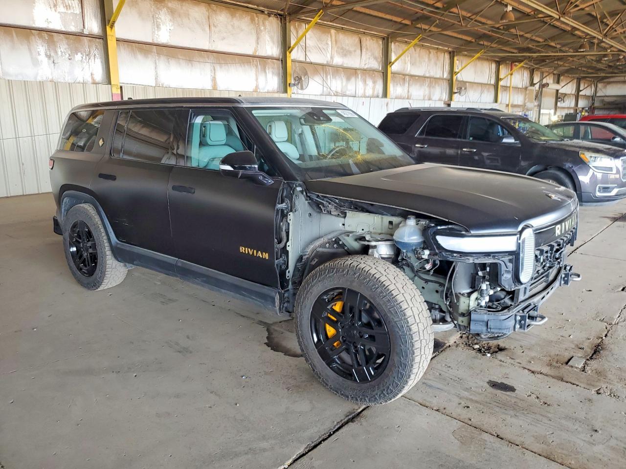 2023 Rivian R1S Adventure - Фото 4