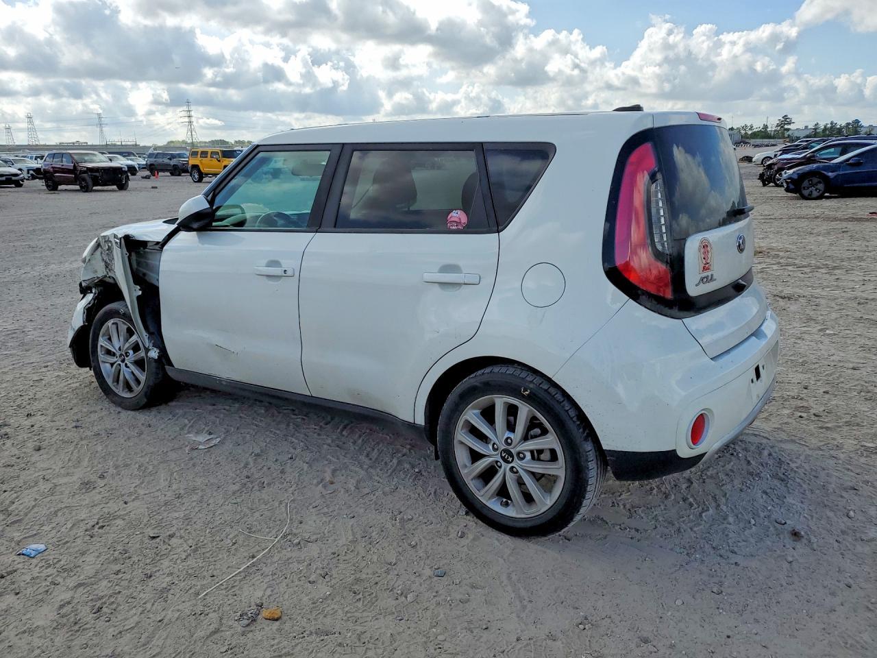 2018 Kia Soul + - Image 2