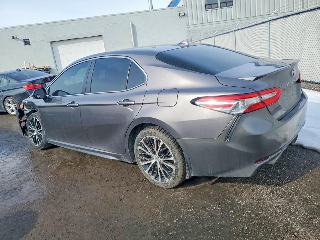 2018 Toyota Camry L - Image 2