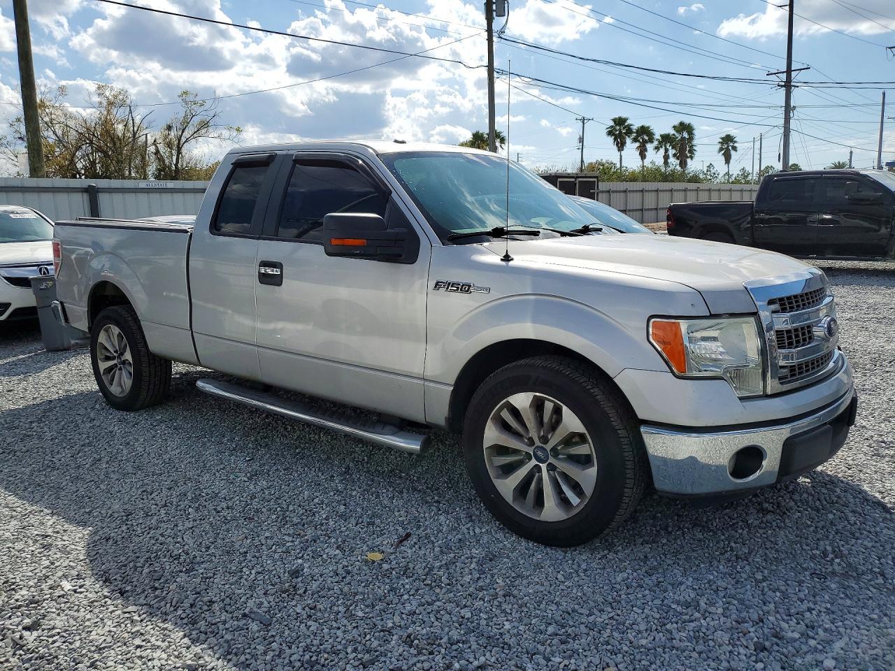 2014 Ford F150 Super Cab - Image 4