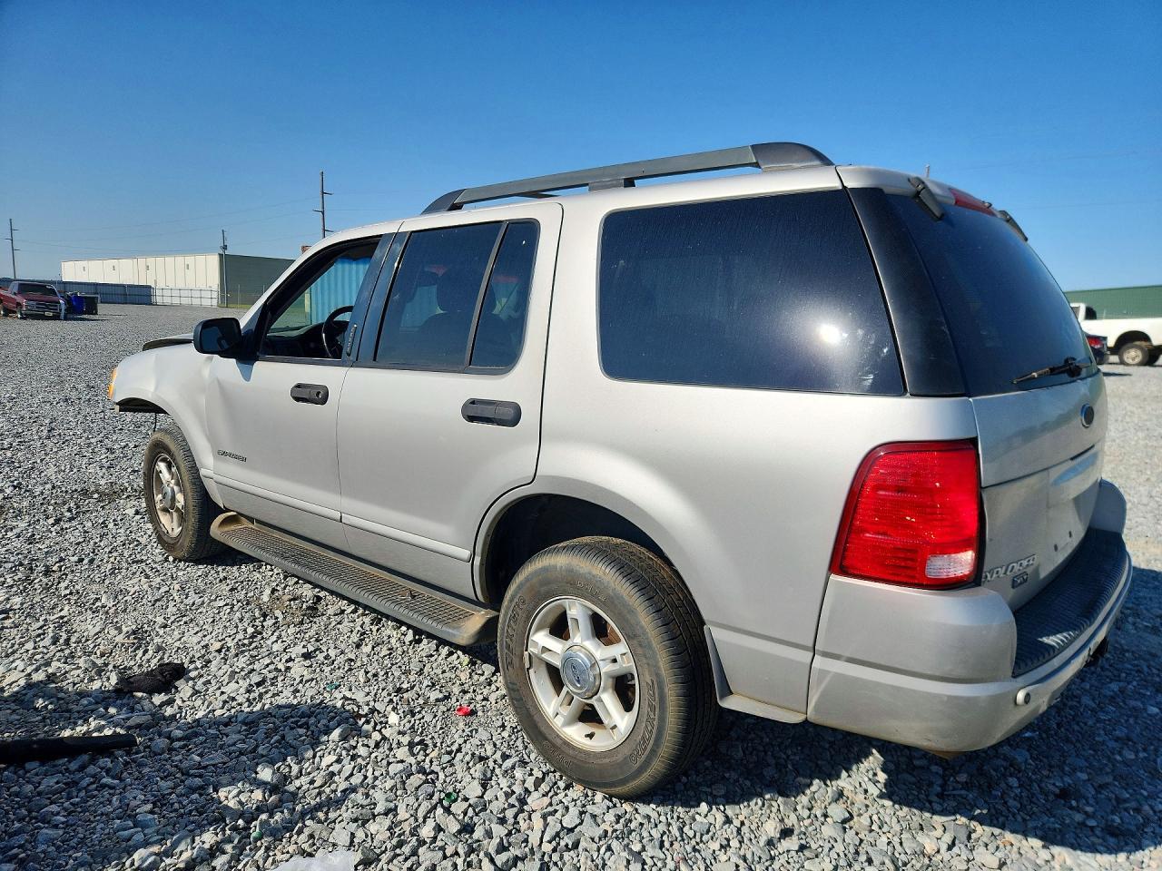 2005 Ford Explorer Xlt - Image 2