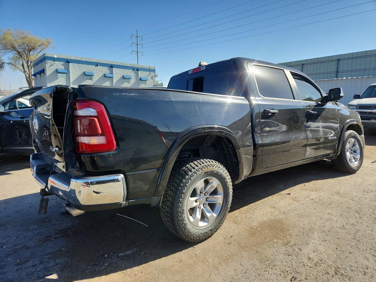 2022 Ram 1500 Laramie - Фото 3