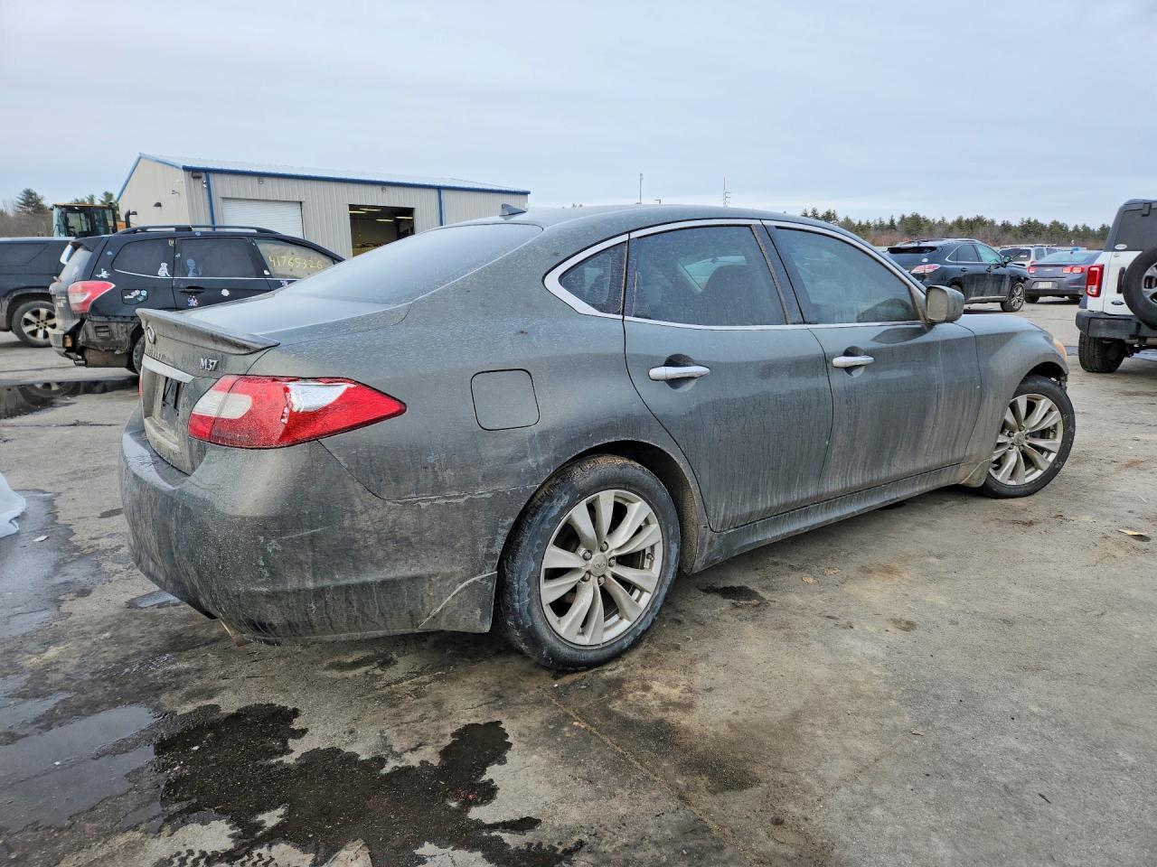2011 Infiniti M37 Base - Image 3