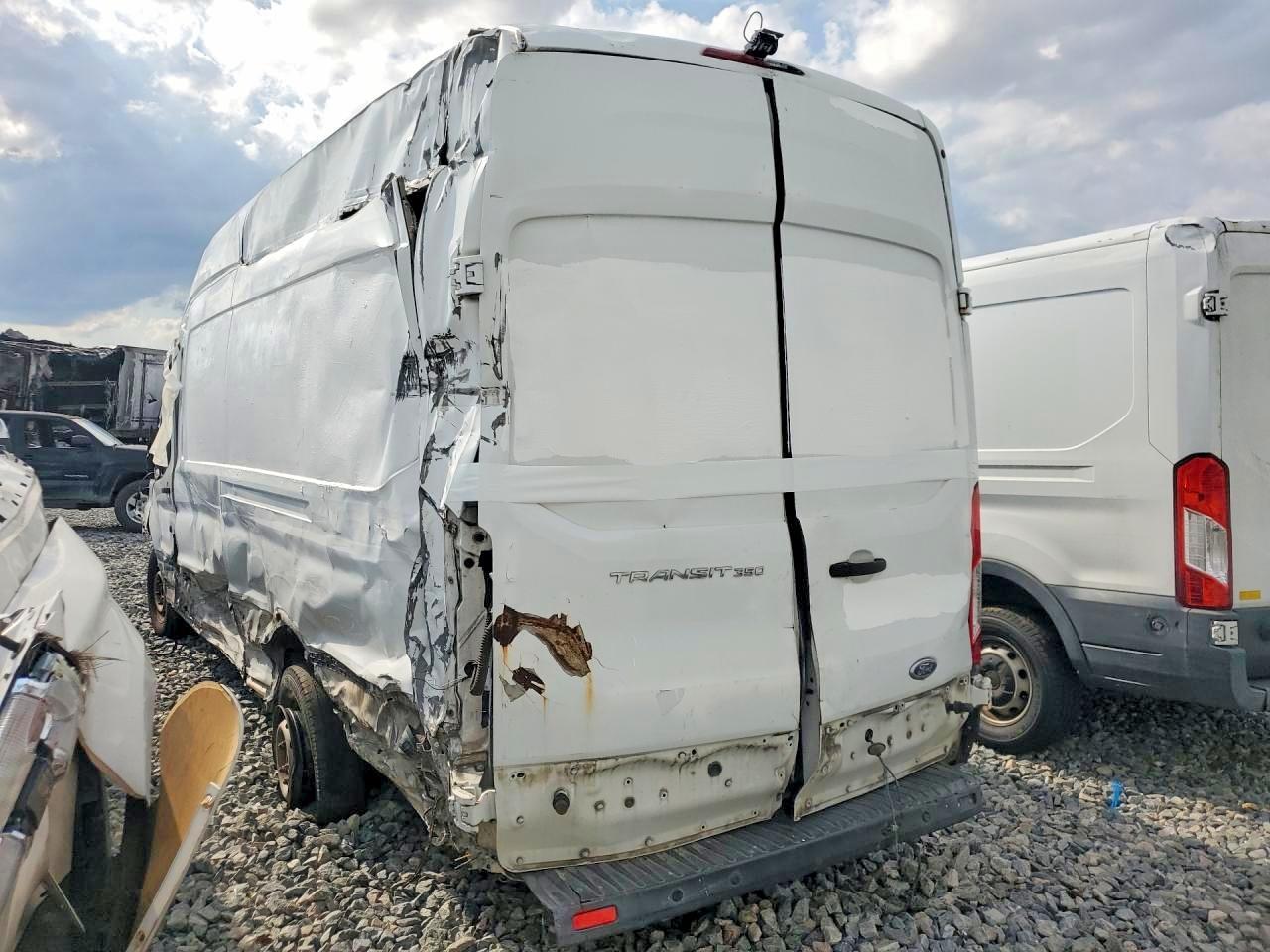 2015 Ford Transit T-350 - Фото 2
