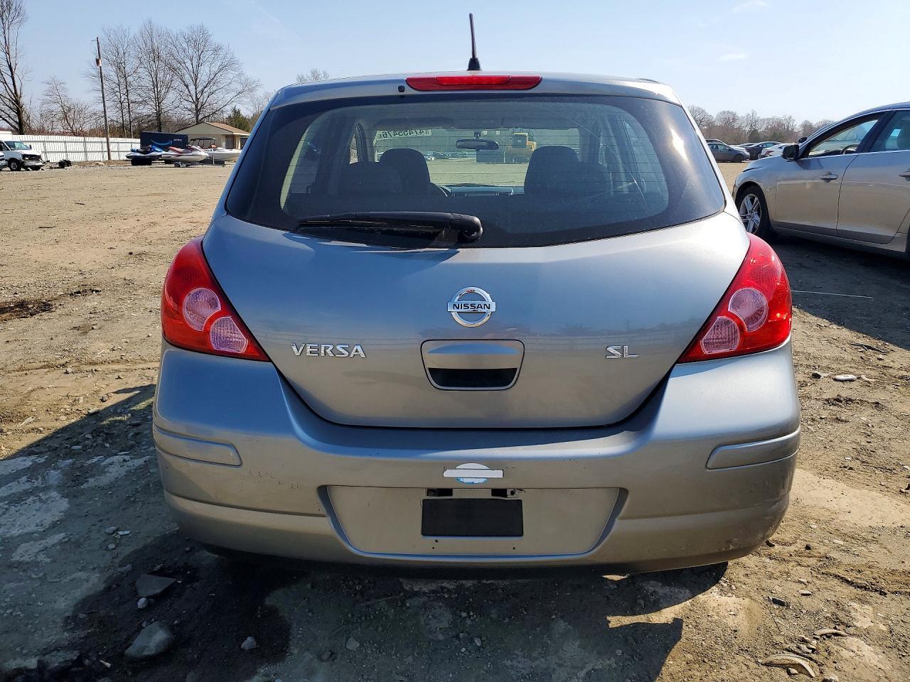 2009 Nissan Versa 1.8 S - Image 6
