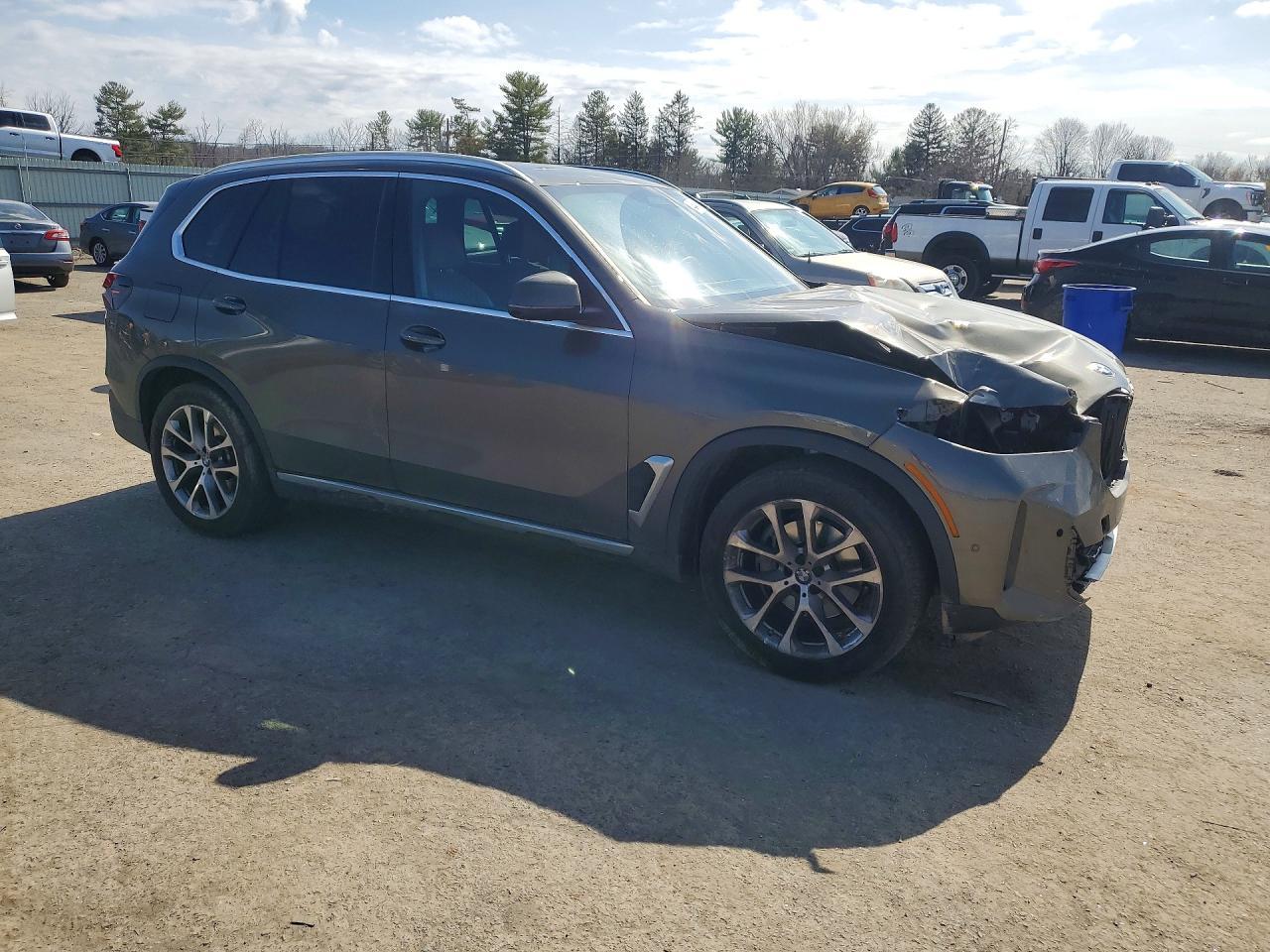 2025 BMW X5 xDrive40I - Image 4
