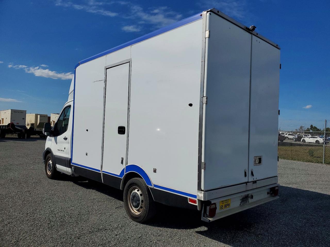 2020 Ford Transit Delivery Truck - Фото 2