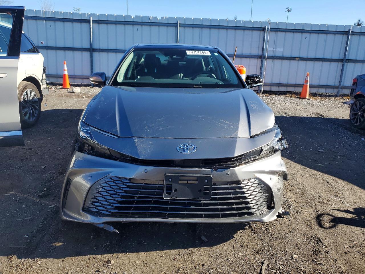 2025 Toyota Camry Xle - Фото 5
