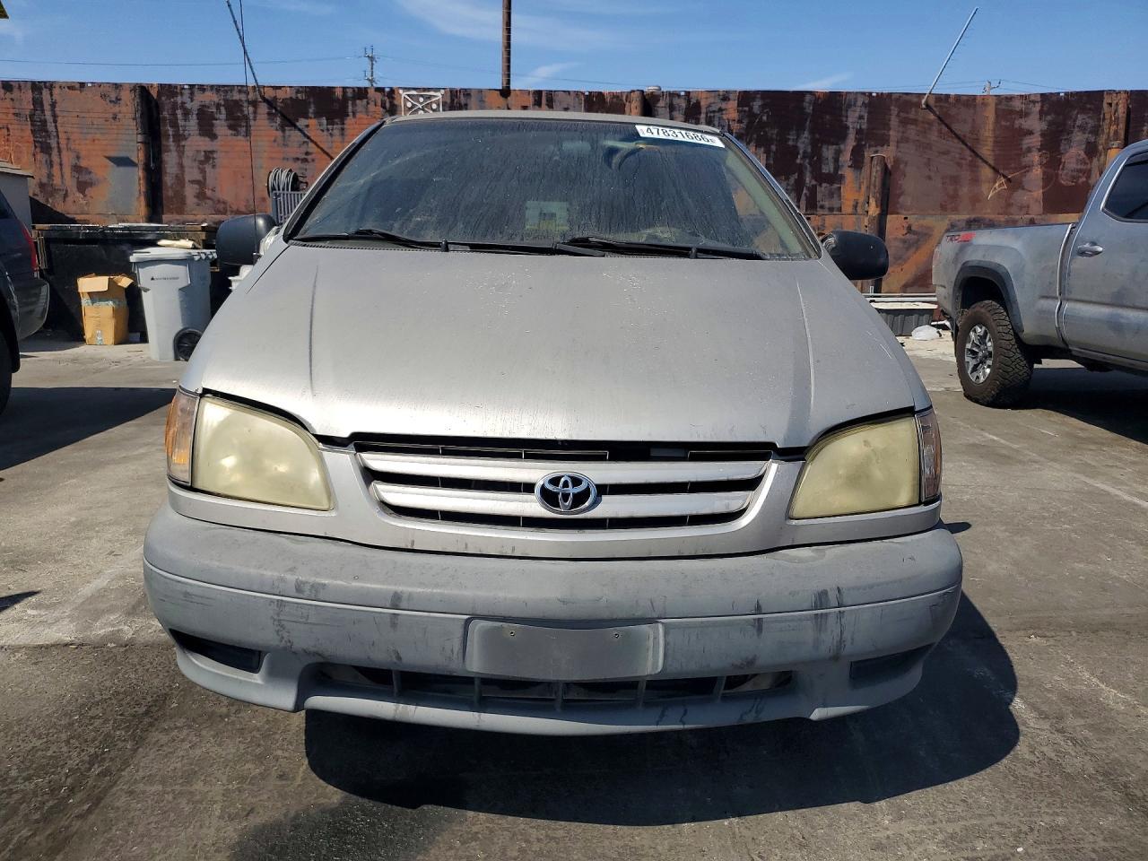 2001 Toyota Sienna Ce - Фото 5