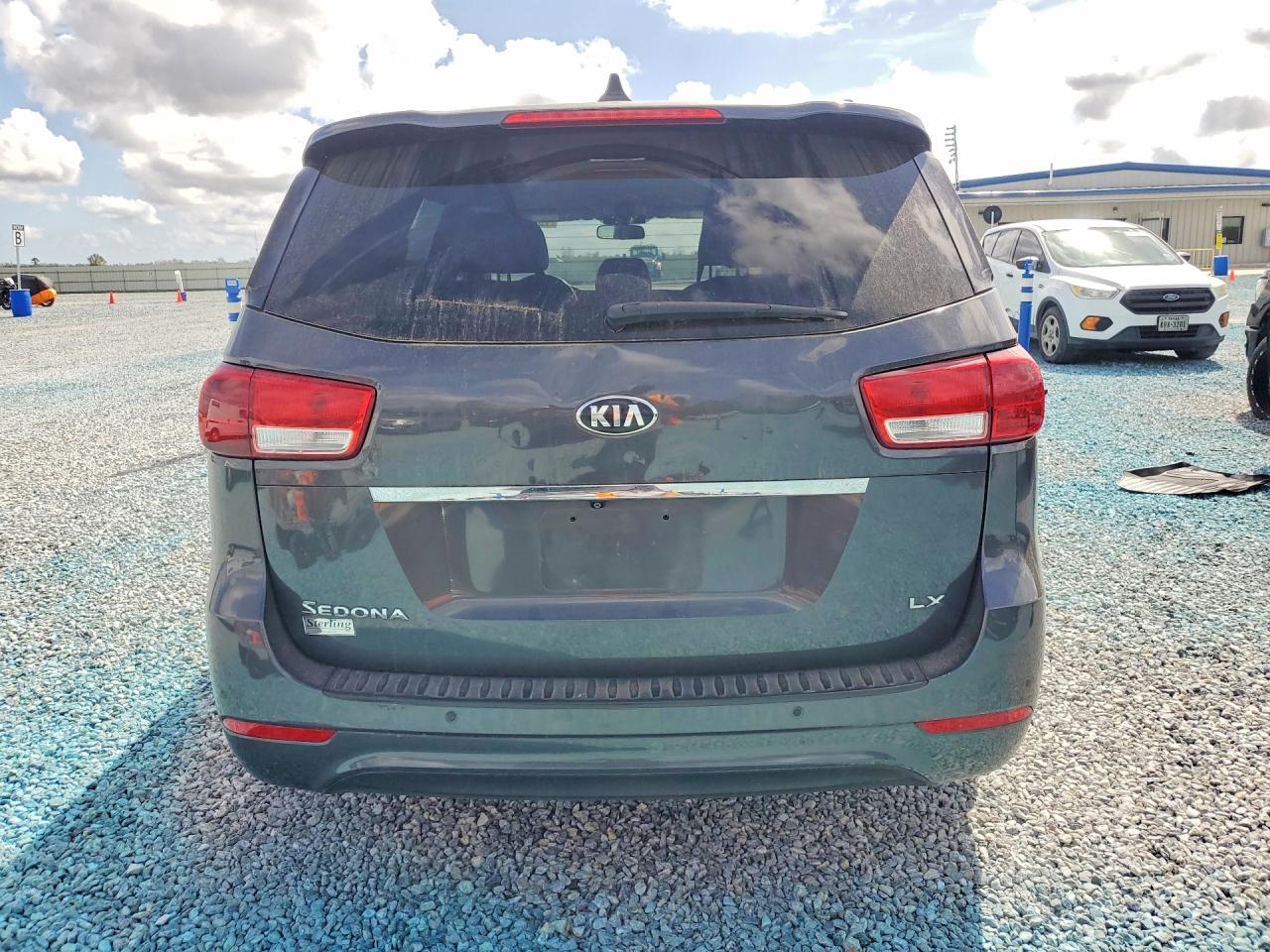 2016 Kia Sedona Lx - Фото 6