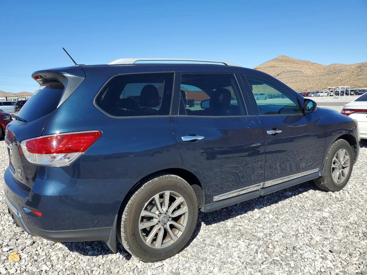 2013 Nissan Pathfinder S - Фото 3