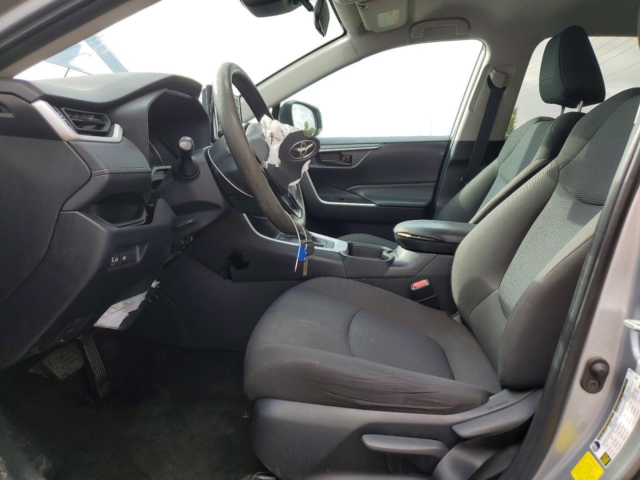 2020 Toyota Rav4 Le - Image 7