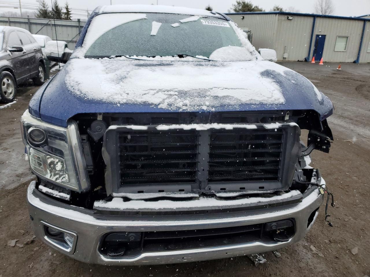 2017 Nissan Titan Sl - Image 5