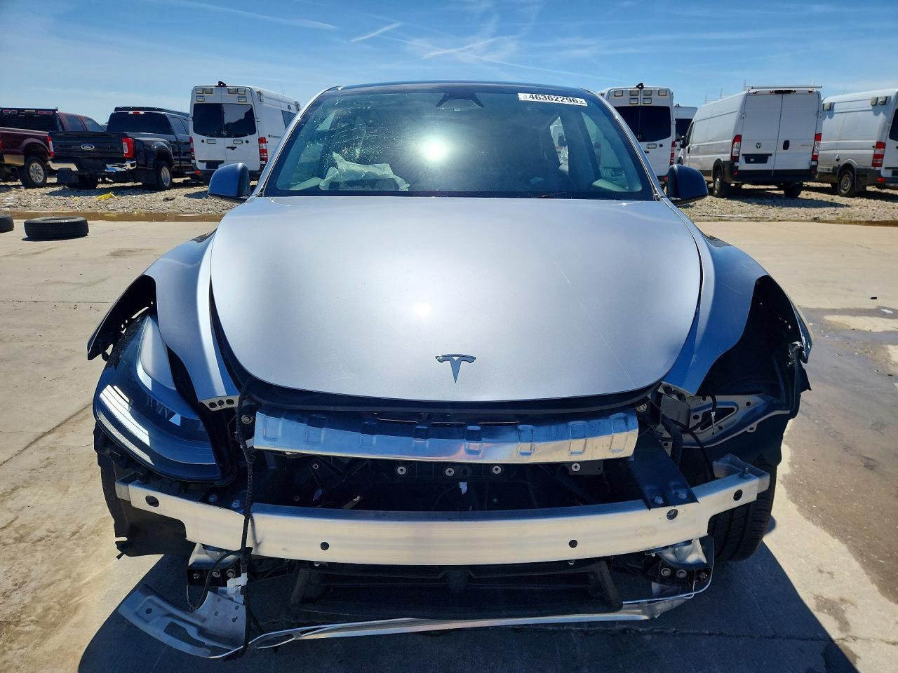 2025 Tesla Model Y - Фото 5