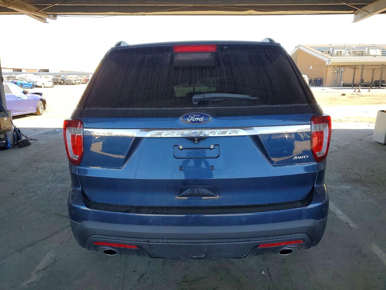 2017 Ford Explorer - Image 6