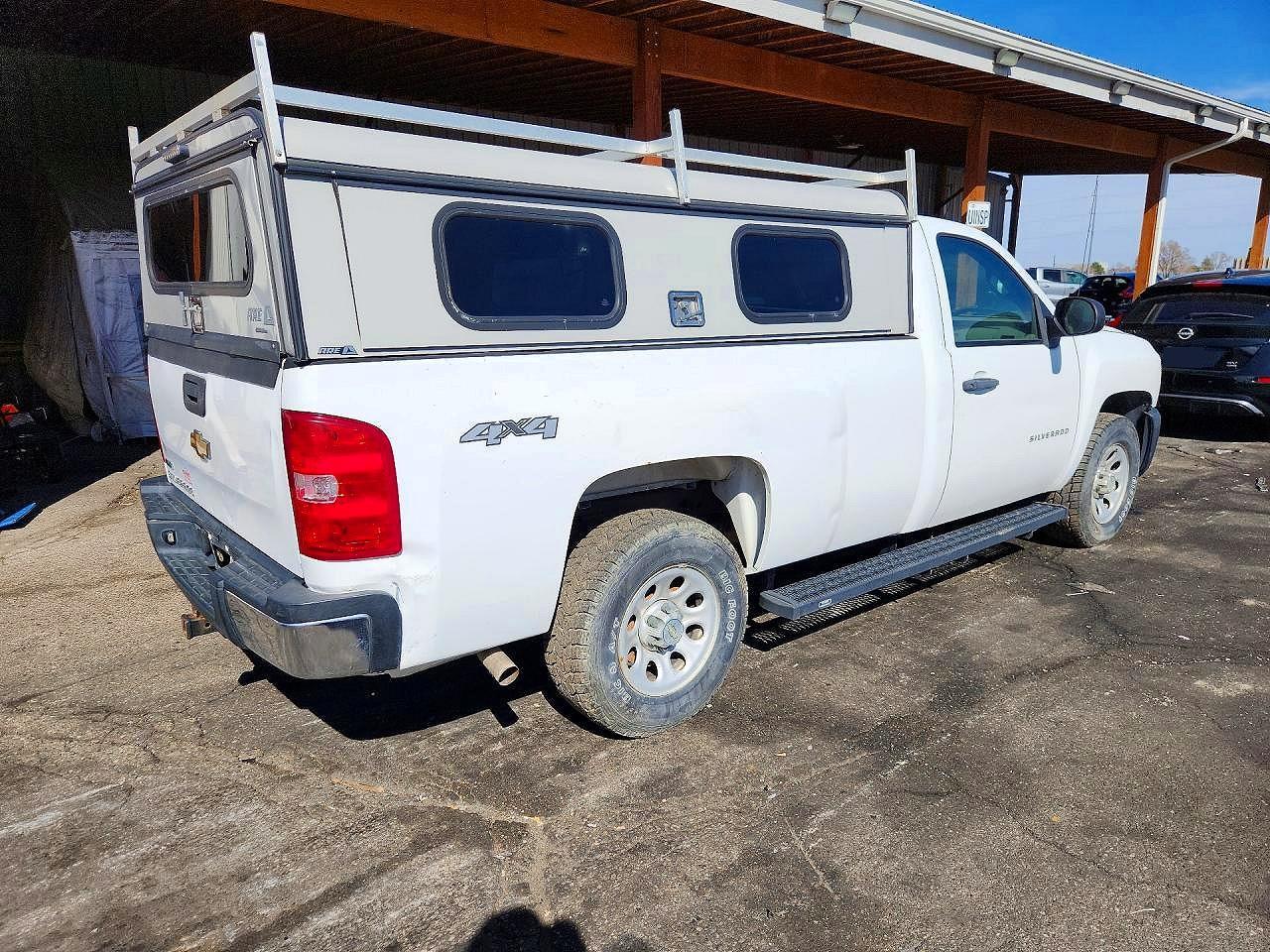 2011 Chevrolet Silverado K1500 - Фото 3