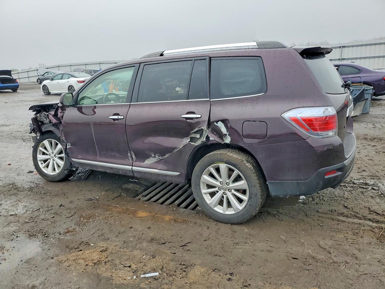 2013 Toyota Highlander Hybrid Limited - Image 2