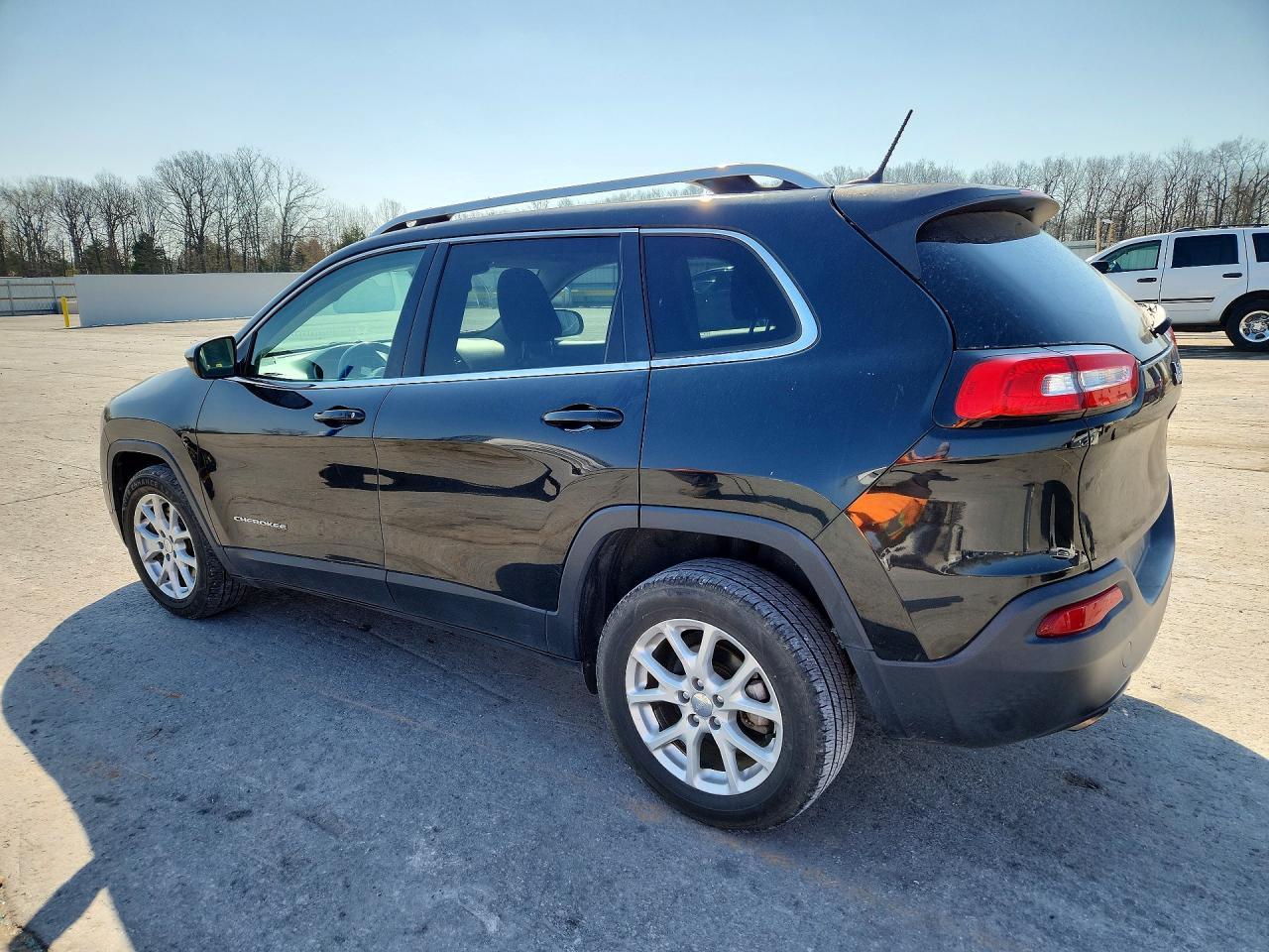 2015 Jeep Cherokee Latitude - Фото 2