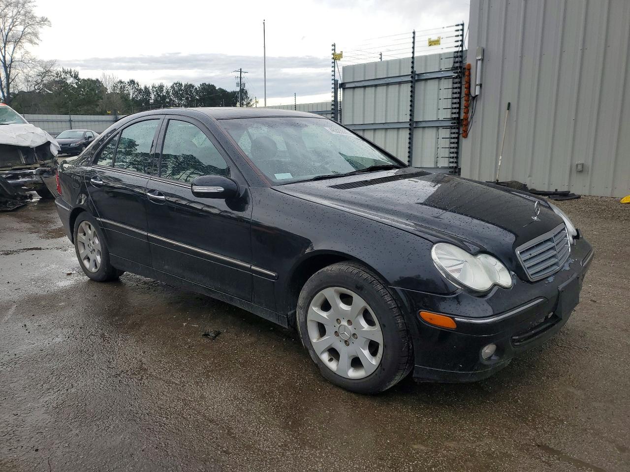 2005 Mercedes-Benz C - Image 4