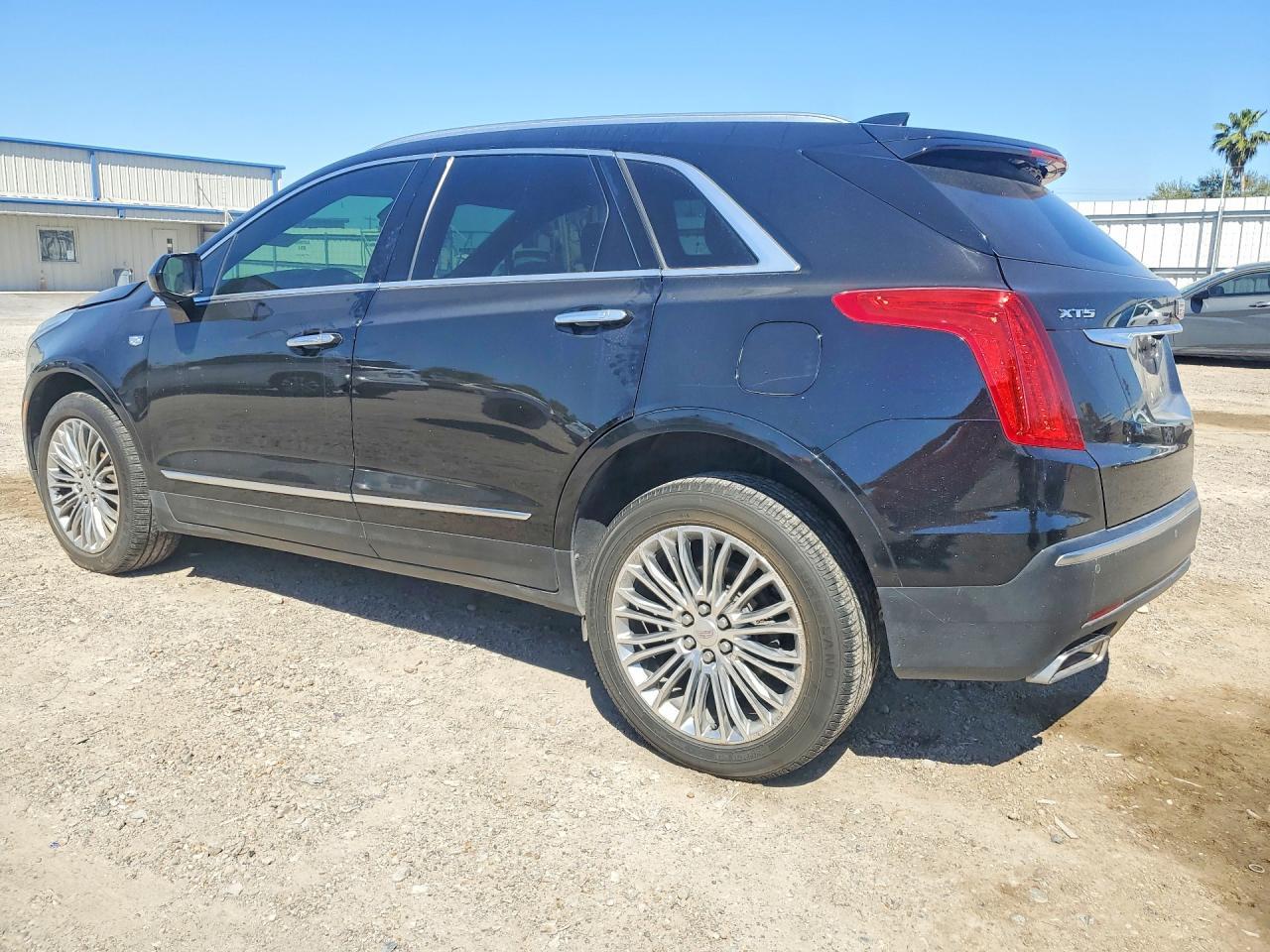 2019 Cadillac Xt5 - Image 2