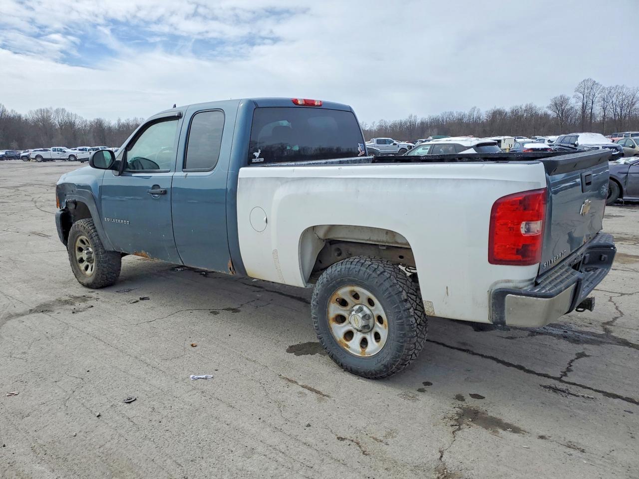 2009 Chevrolet Silverado K1500 - Image 2
