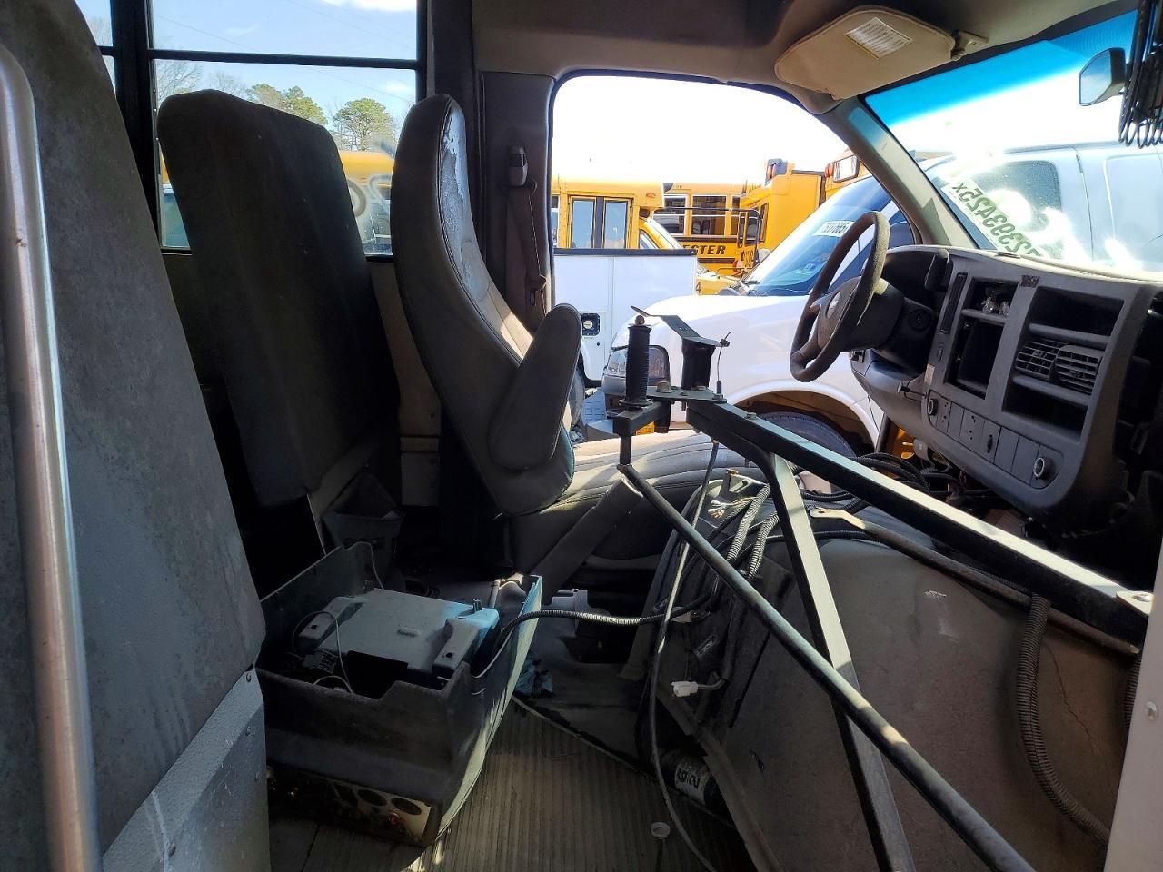 2013 Collins Bantam G4500 - School Bus - Фото 5