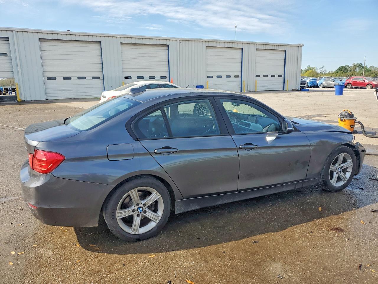 2013 BMW 320 I - Фото 3