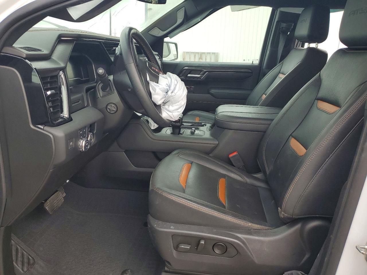 2023 GMC Sierra - Image 7
