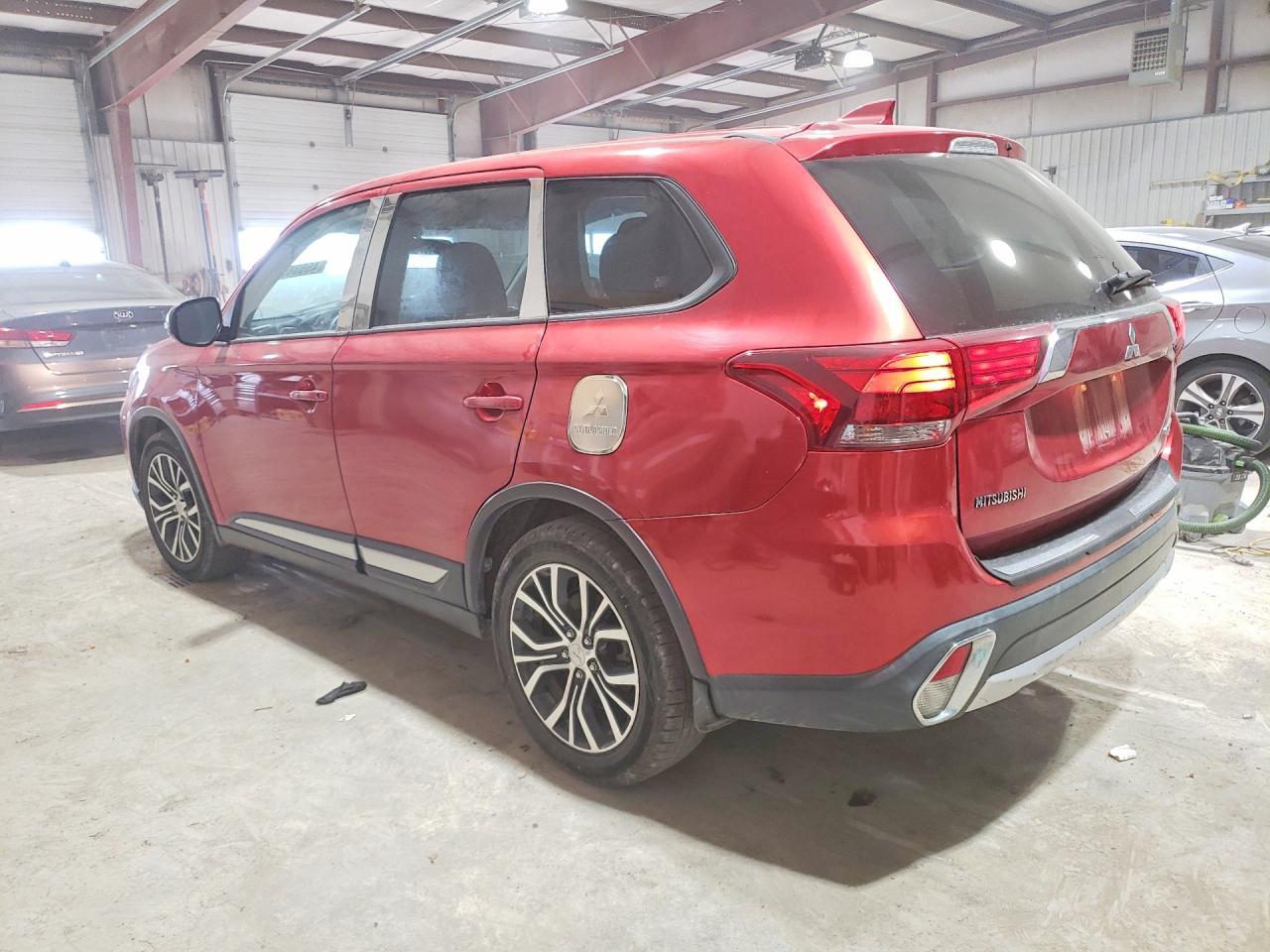 2017 Mitsubishi Outlander Se - Фото 2