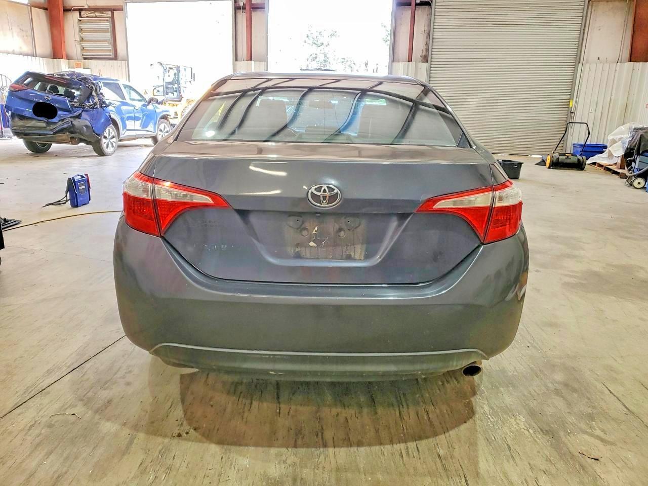 2015 Toyota Corolla Le - Фото 6