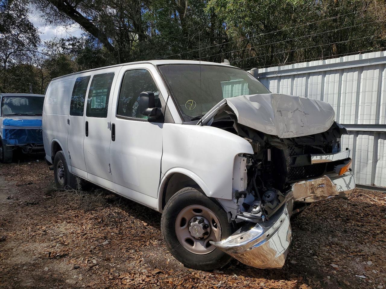 2022 Chevrolet Express G2500 - Фото 4