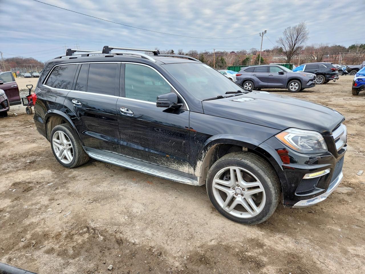 2015 Mercedes-Benz Gl 550 4Matic - Image 4