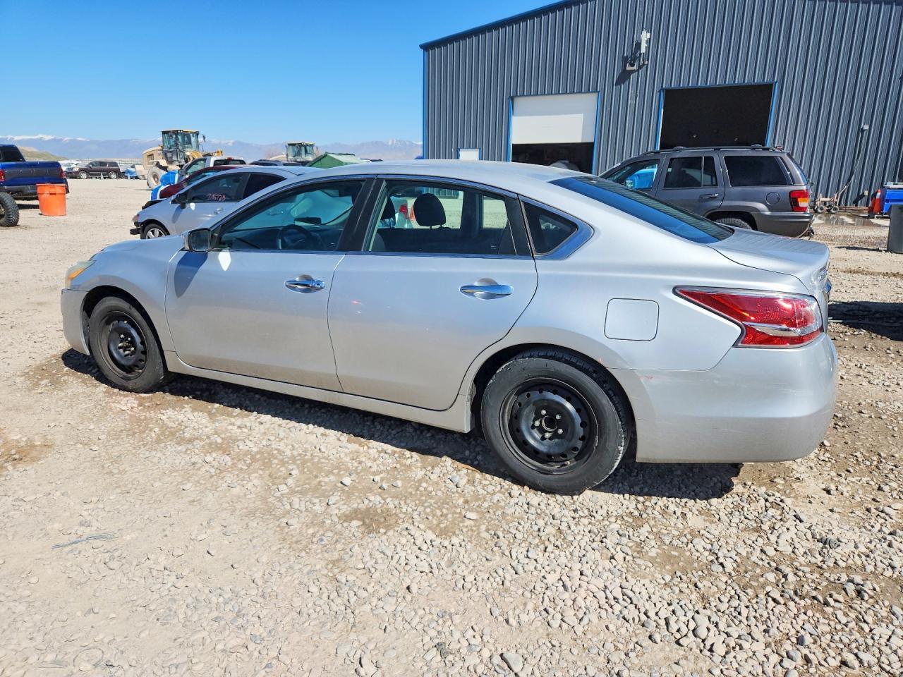 2014 Nissan Altima 2.5 S - Фото 2